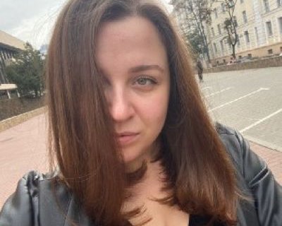 Elli_Shine naked stripping on cam for live sex video chat