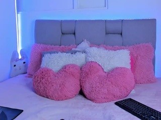 Ellie, ? naked Live Sex Chat Room