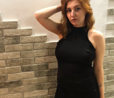EmanuellyDean naked stripping on cam for live sex video chat