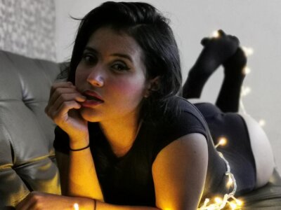emily_becker naked stripping on cam for live sex video chat