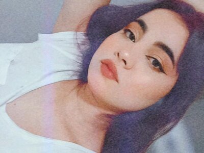 emily_ray1 naked stripping on cam for live sex video chat