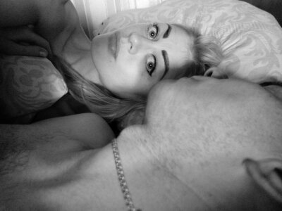 EmilyAhRise naked stripping on cam for live sex video chat
