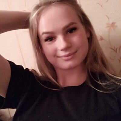 Emilyysun naked stripping on cam for live sex video chat