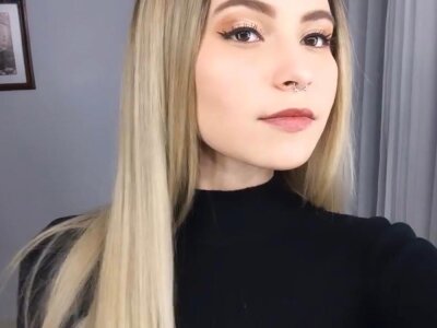 EMMAGOLD_LDV naked stripping on cam for live sex video chat