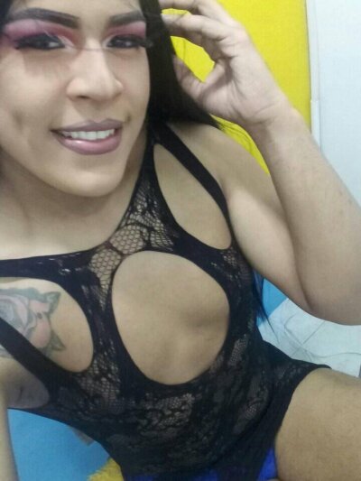 estefany_veryhot naked stripping on cam for live sex video chat
