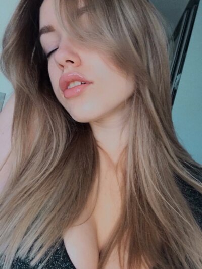 Eva_Cute__ naked stripping on cam for live sex video chat