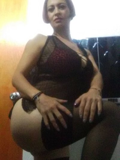 eva_twiss naked stripping on cam for live sex video chat