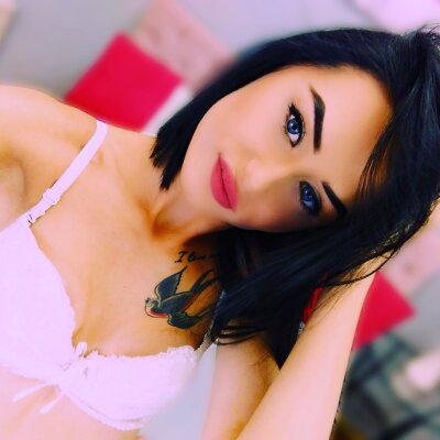 EvvaAngel naked stripping on cam for live sex video chat