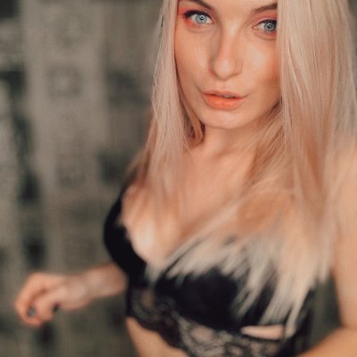 fancynikki naked stripping on cam for live sex video chat