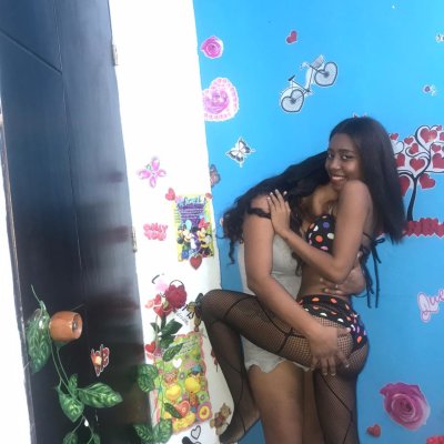 FantasyBirds naked stripping on cam for live sex video chat