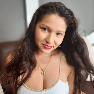 fatima_milk naked stripping on cam for live sex video chat