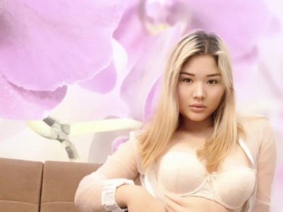 fetucina naked stripping on cam for live sex video chat