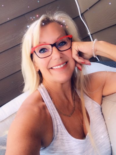 FitCougar naked stripping on cam for live sex video chat