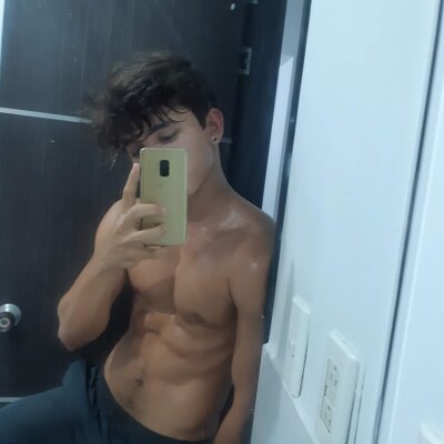 franchesco_03 naked stripping on cam for live sex video chat