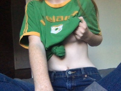 frecklebbyy naked stripping on cam for live sex video chat