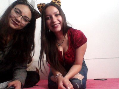 _friends_h_o_t_ naked stripping on cam for live sex video chat