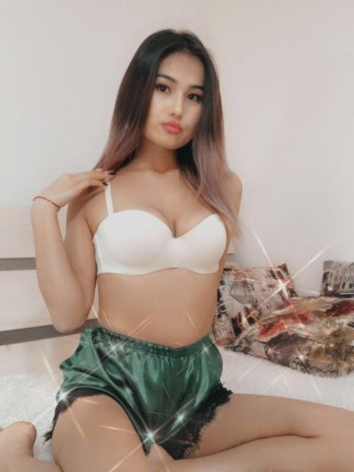 full-moon naked stripping on cam for live sex video chat