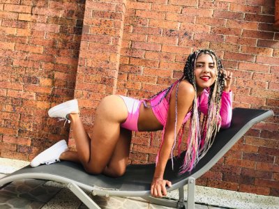 Gaby_Smithx naked stripping on cam for live sex video chat