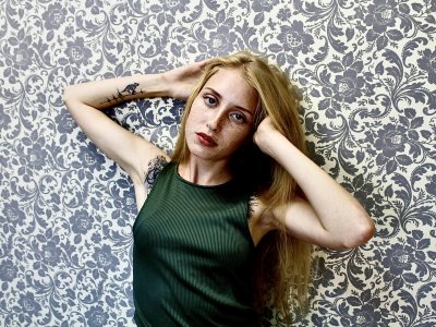 GerdaBirch naked stripping on cam for live sex video chat