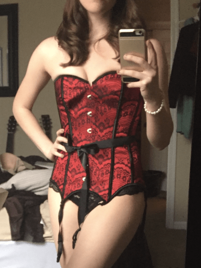 gold_emily naked stripping on cam for live sex video chat