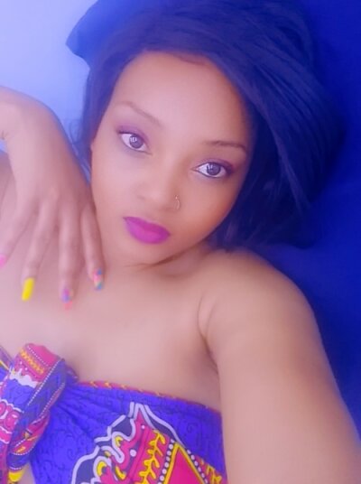 GOLDERNSEXYXX naked stripping on cam for live sex video chat