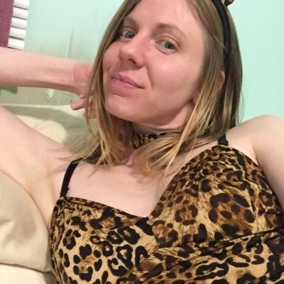 GoofyKitty4UU naked stripping on cam for live sex video chat