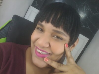 Greyka_hot naked stripping on cam for live sex video chat