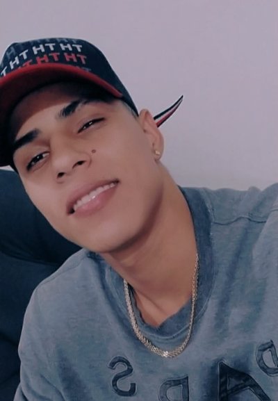 gucci_anyer naked stripping on cam for live sex video chat