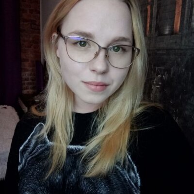 Hanna_Andersson_ naked stripping on cam for live sex video chat