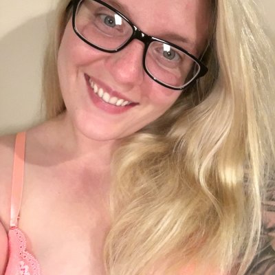 HazelMadison naked stripping on cam for live sex video chat