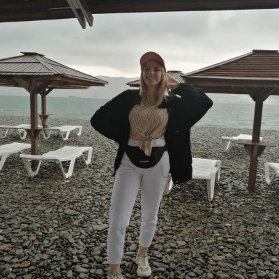 heilyelise naked stripping on cam for live sex video chat