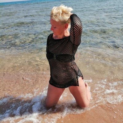 HelenLike naked stripping on cam for live sex video chat