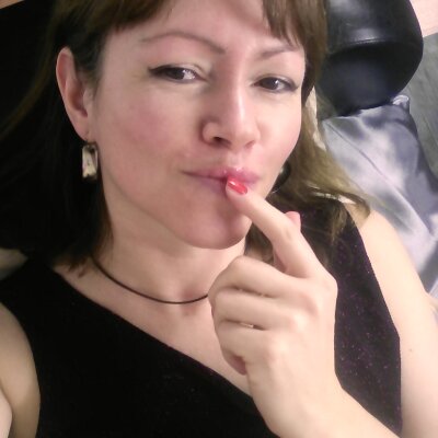 Helgahotmature naked stripping on cam for live sex video chat