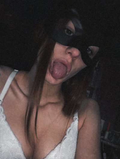 Hilder_milis naked stripping on cam for live sex video chat