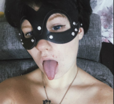holly_sinner naked stripping on cam for live sex video chat