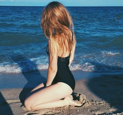 HollyHall naked stripping on cam for live sex video chat