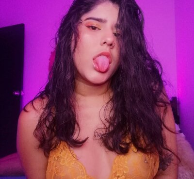 honeybunny0299 naked stripping on cam for live sex video chat