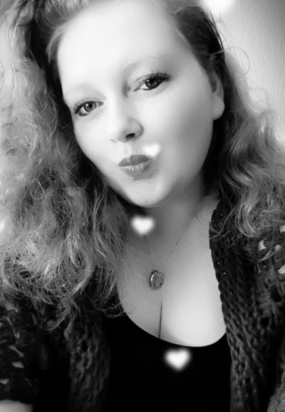 Hoopliefde naked stripping on cam for live sex video chat