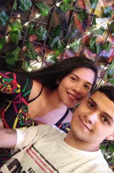 hot_loverss naked stripping on cam for live sex video chat