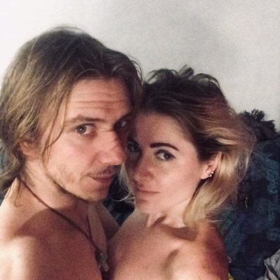 hotestroom naked stripping on cam for live sex video chat