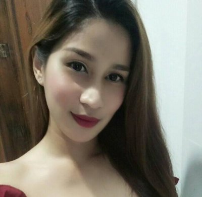 hOtmAmA1993 naked stripping on cam for live sex video chat