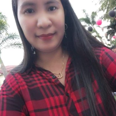 hotmomcum4u naked stripping on cam for live sex video chat
