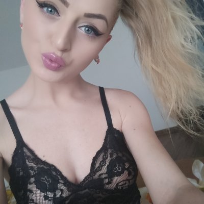 hottieella naked stripping on cam for live sex video chat