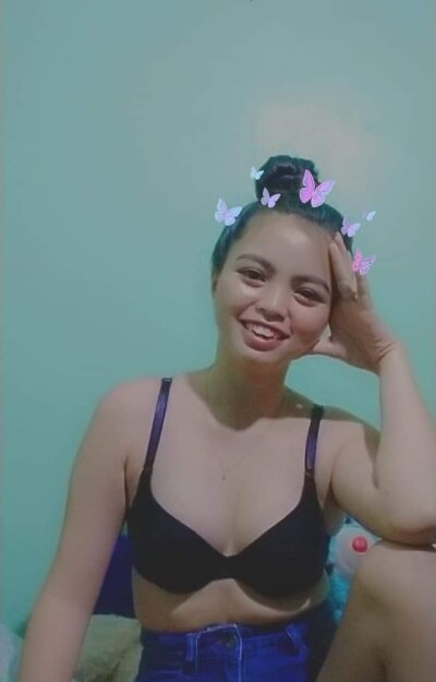 HottyRose naked stripping on cam for live sex video chat