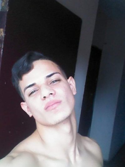 hugo_19cm naked stripping on cam for live sex video chat
