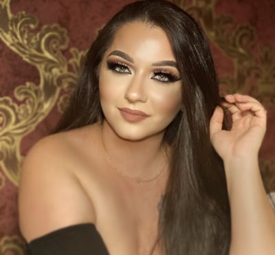 iambellalunaaa naked stripping on cam for live sex video chat