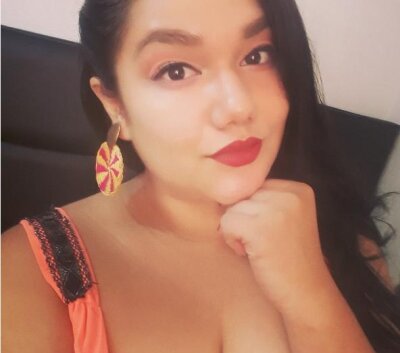 Im_Natalie naked stripping on cam for live sex video chat