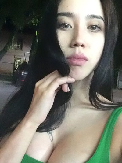 isabella_tasty naked stripping on cam for live sex video chat