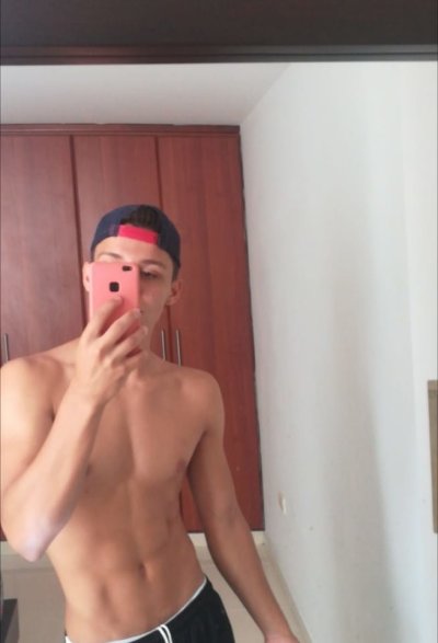 JackClausen18 naked stripping on cam for live sex video chat