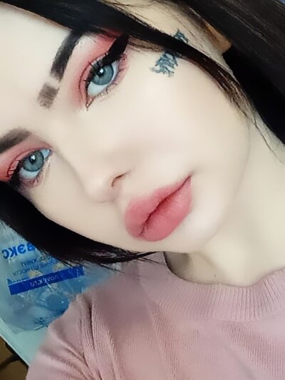 JelinMorgan naked stripping on cam for live sex video chat